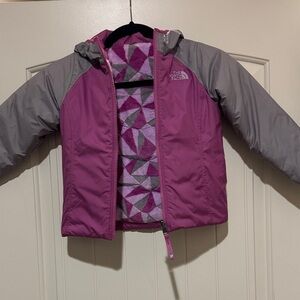 The North Face Kids Fuchsia and Gray Puffer Reversible Jacket